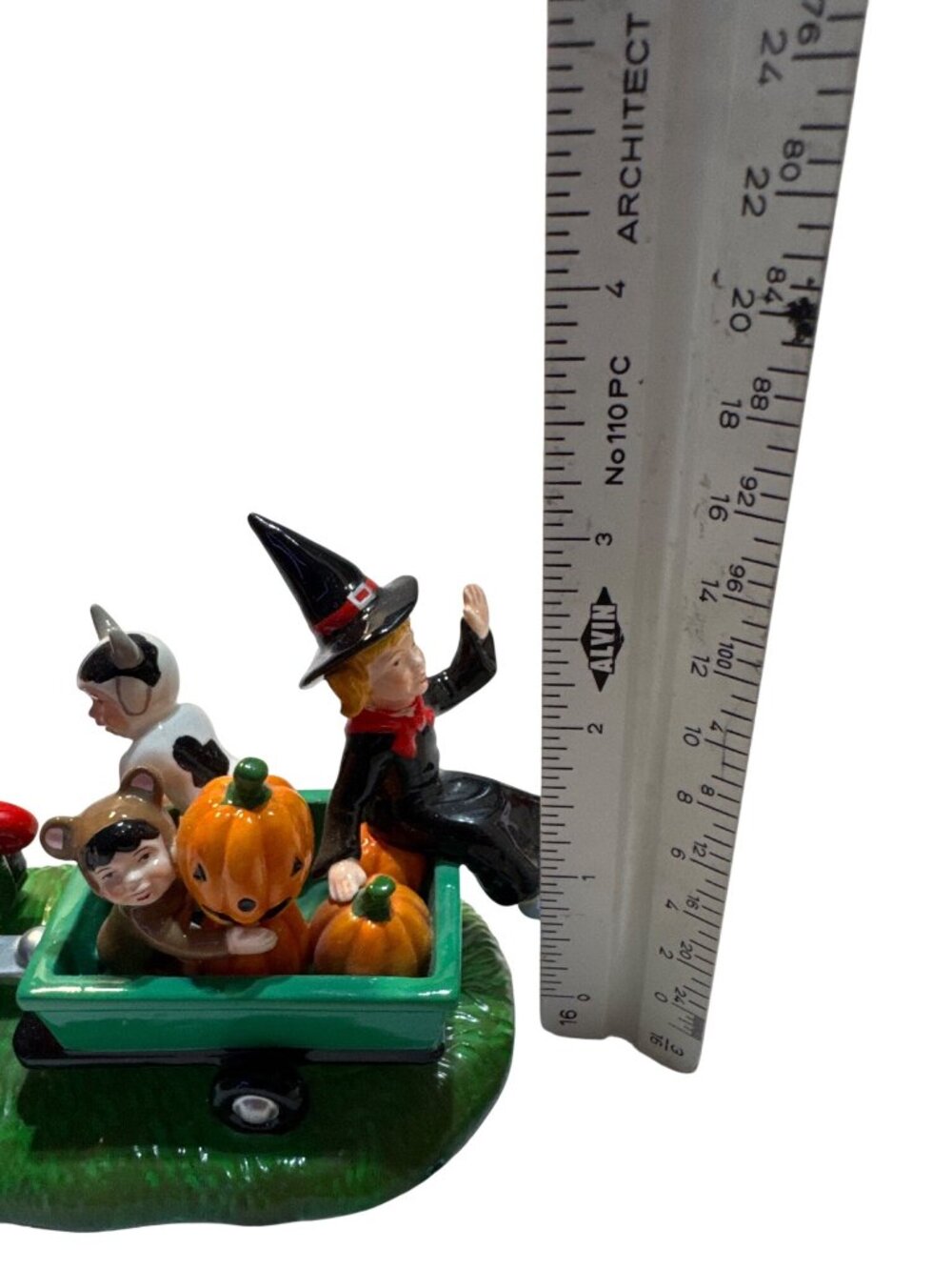 Halloween Collectible Figurine Department 56 Ceramic Gathering Pumpkins Scene - Picture 12 of 12